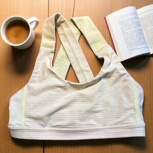 lululemon athletica Light Green Sports Bra size 6